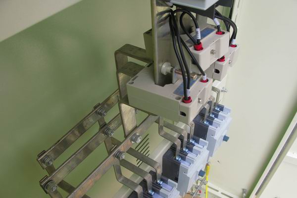 格尔木配电柜-应急照明配电柜使用对工作人员的具